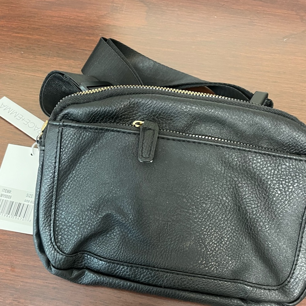 Black Crossbody/ Belt Bag Bag with Textured Leather Finish